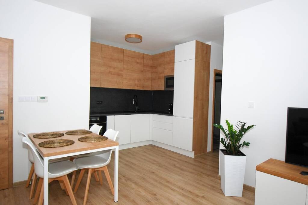 Lipnoport Lakeside Apartment Lipno nad Vltavou Ngoại thất bức ảnh
