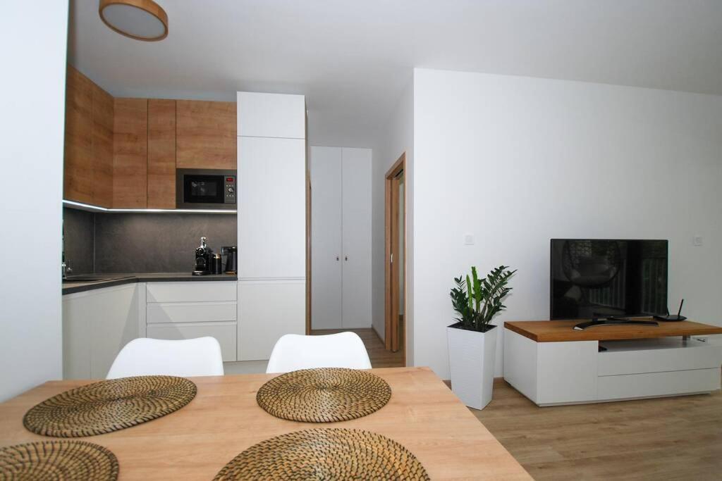 Lipnoport Lakeside Apartment Lipno nad Vltavou Ngoại thất bức ảnh